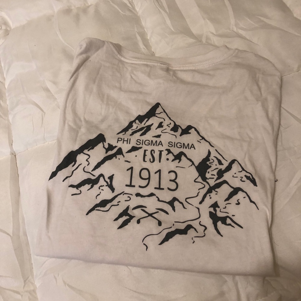 Size M Phi Sig vneck